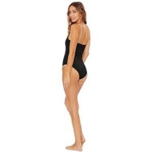 New!Beach Riot Leslie One Piece Swimsuit - Picture 3 of 11